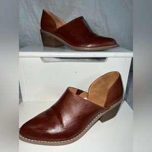 Leather healed shoes